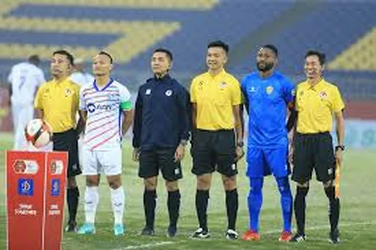 Trợ Lý Trọng Tài Bóng Đá Và Những Tiêu Chuẩn Điều Hành Trận Đấu